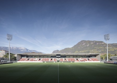 Bolzano Drusus 体育场 / gmp Architects