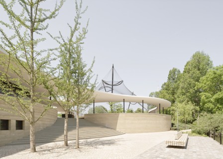 路易森公园的绿色体验中心 / Bez+Kock Architekten