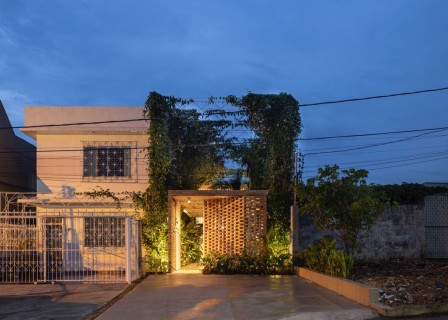 Tropical Warehouse