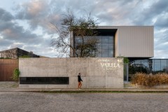 Varela 诊所 / RMK Arquitetura