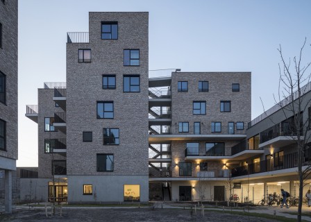 Bijgaardehof 共享社区与健康中心  / BOGDAN & VAN BROECK
