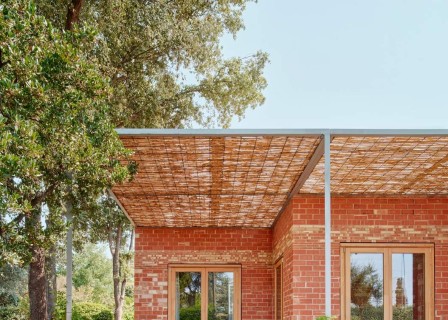 GJ 之家 / Alventosa Morell Arquitectes