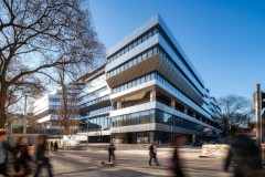 阿尔桑·弗朗西斯区车站办公综合体 / Delugan Meissl Associated Architects + Josef  ...