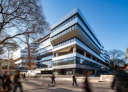 阿尔桑·弗朗西斯区车站办公综合体 / Delugan Meissl Associated Architects + Josef  ...