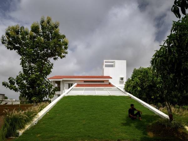 葡萄农场里的房子/冰冻音乐工作室