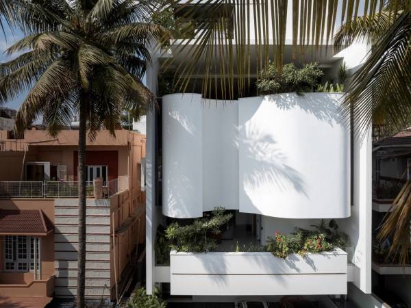 Whispering Curves House/苏瓦建筑师事务所