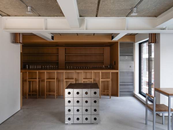 Bar Pivot/OFF工作室