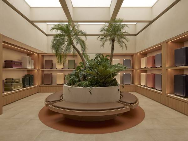 七月詹姆斯街店/另外