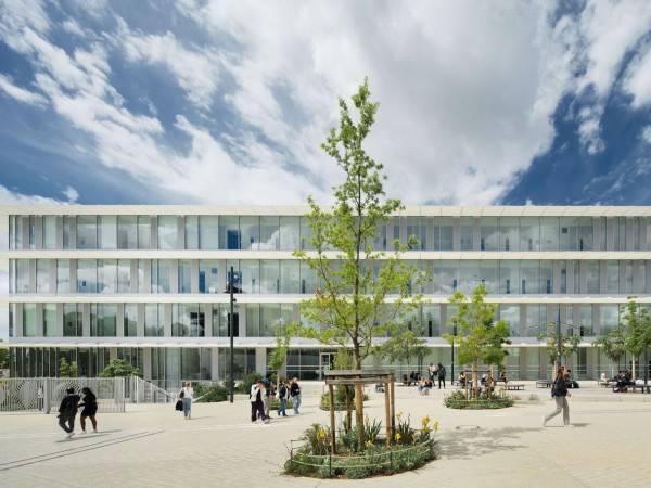 中庭大学图书馆