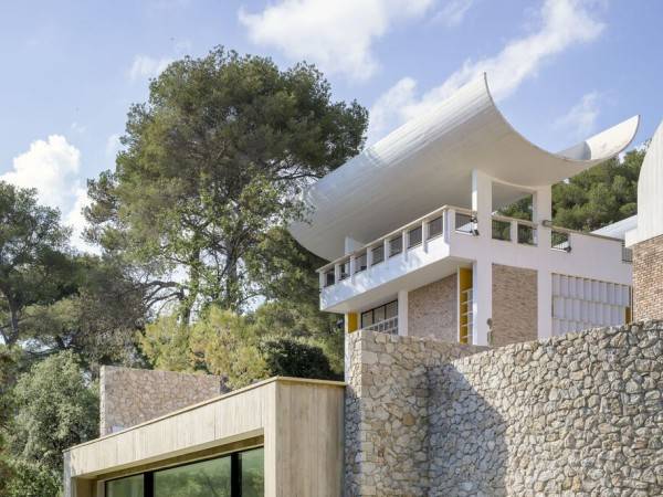 梅特扩建基金会/西尔维奥·达西亚建筑