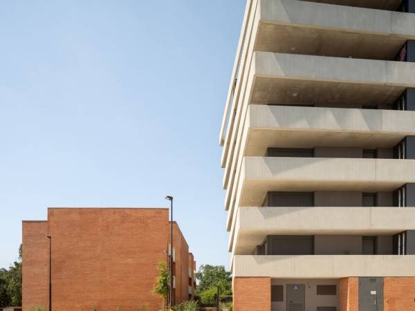 Au Loin住宅/GGR建筑