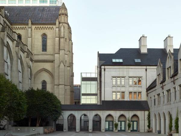 大教堂男子学校/查尔斯·F·布罗兹办公室