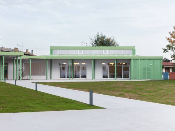 Luigi Einaudi小学圣西普里亚诺/Planum Srl