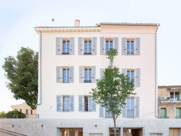 布尔格老建筑学院