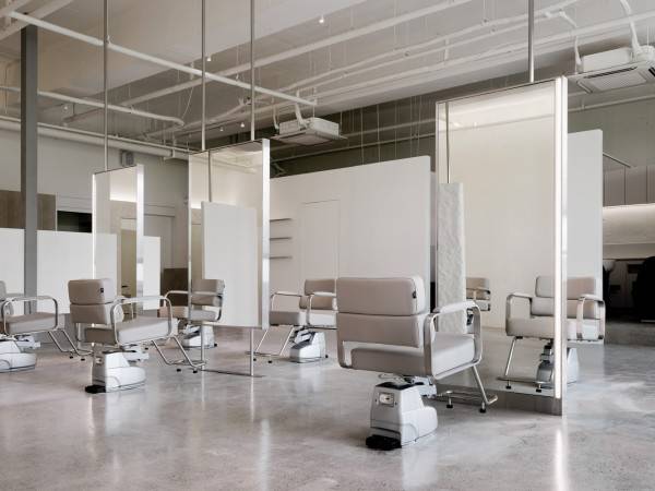 LE'EVO美发店/由83设计