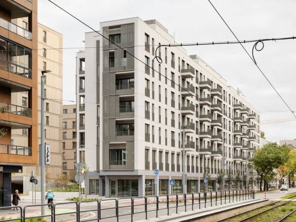 混合用途建筑B10/Sadovsky&Architects