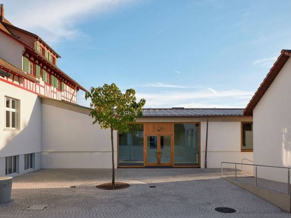 Landschlacht小学/卢卡斯·伊姆霍夫建筑