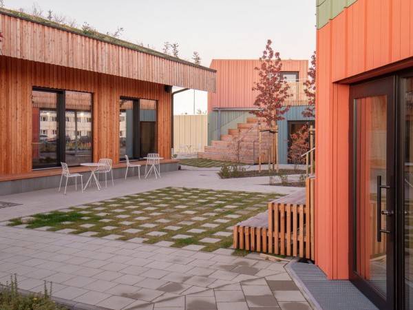 创业村Julich/Julius Taminiau建筑师事务所