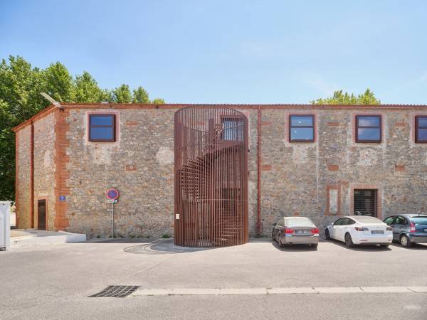 在Alenya/OMA Octavio Mestre建筑事务所共同工作