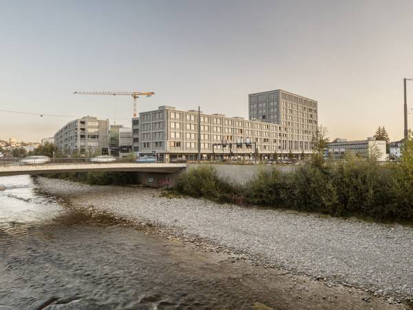 4Viertel住宅和商业开发/Lussi+Partner AG