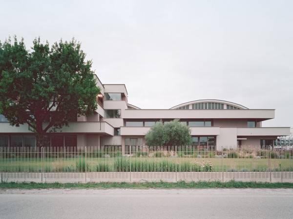 但丁黑人总部/布雷桑工作室