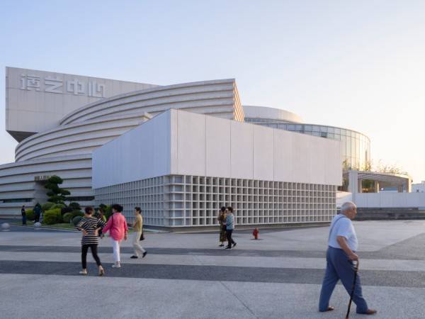 武汉西湖东湖文化中心/中国建筑设计研究总院大吉工作室