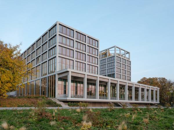 科维努斯-盖勒特校区/工厂——彼得·基斯工作室