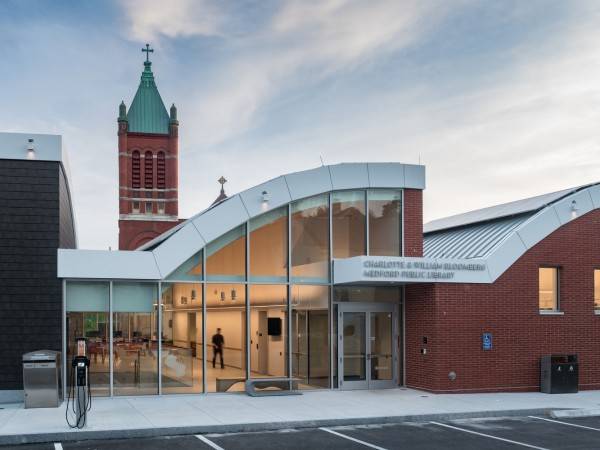 Charlotte&William Bloomberg Medford公共图书馆