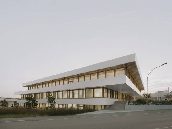 特朗普夫-施拉姆伯格技术中心/Barkow Leibinger