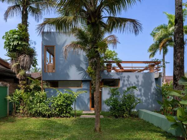 巴利亚海滩上的房子/安德烈·瓦伊纳·阿尔奎托斯