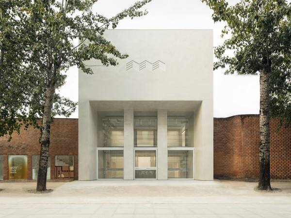 蜂巢当代艺术中心/彭达中国建筑