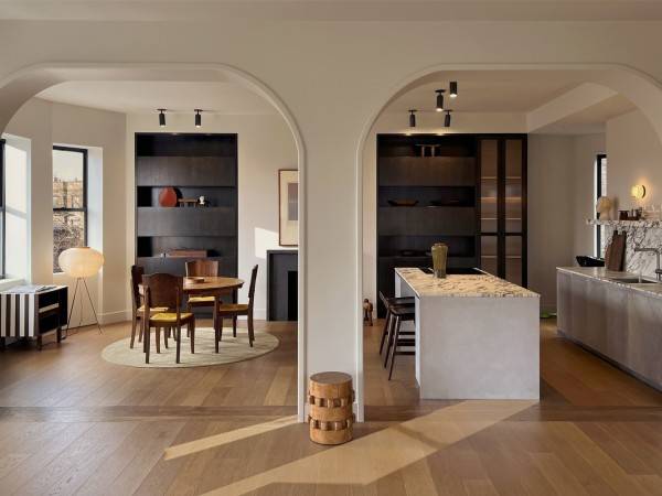 阿米蒂街公寓/塞尔玛·阿克卡里+拉万·穆卡达斯