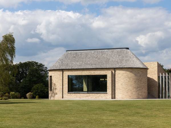 马尔文泳池屋/克拉斯·海伦建筑