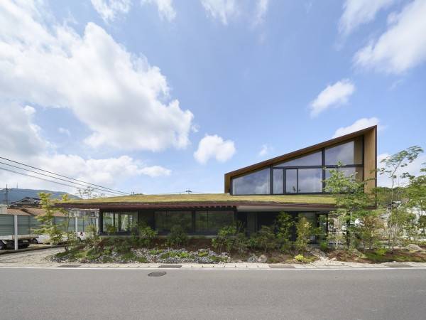 大岛美基地/小松HAYATO建筑师事务所