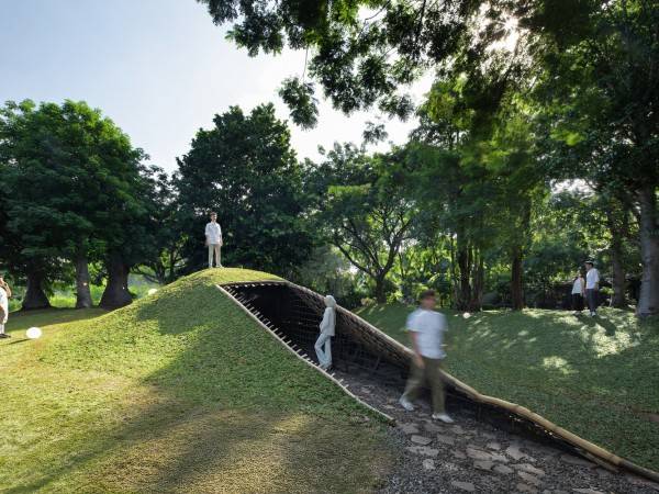 鸡英雄馆/RAD+ar（研究艺术设计+建筑）