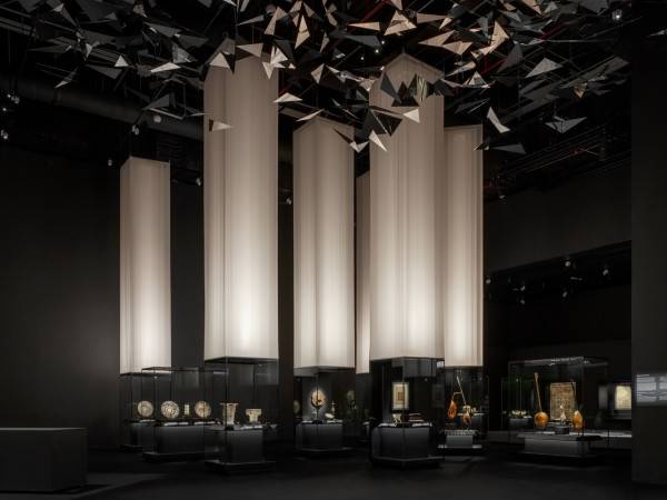 2025年伊斯兰艺术双年展舞台设计/OMA