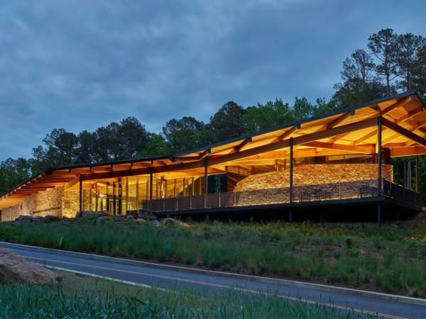 顶峰山州立公园游客中心