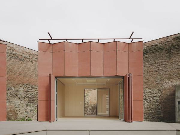 比什科堡/法内尔萨工作室