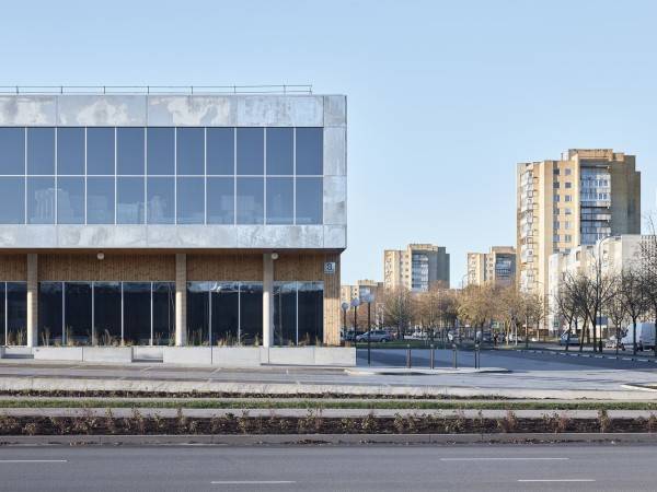 庭院综合楼/余兴派对