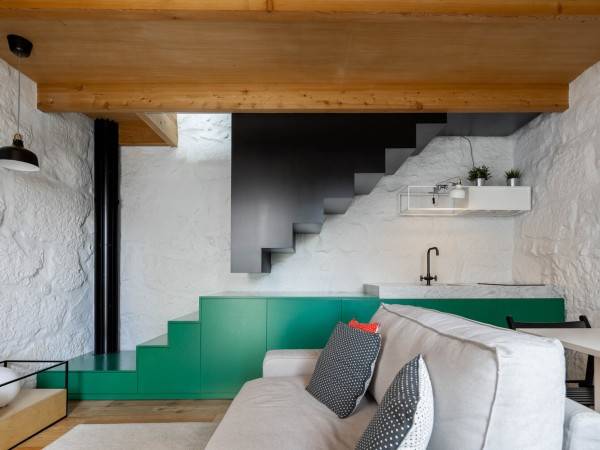 Covelo House/太空工作者