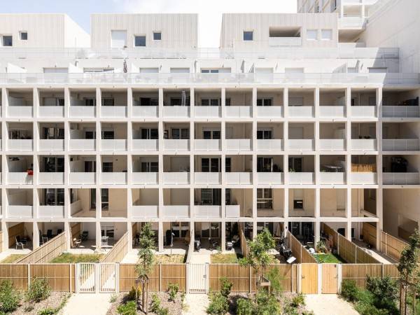 阿尔法XXL地中海混合街区/Rémy MARCIANO建筑