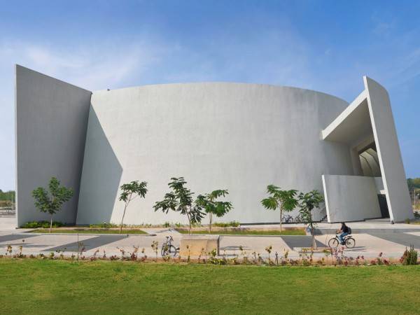 海德拉巴印度理工学院演讲厅综合体/CBA设计