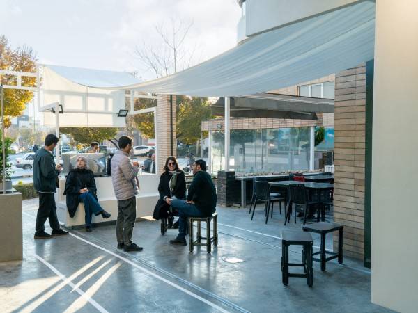 步行雨棚（3ra咖啡厅小酒馆）/Paad Architects