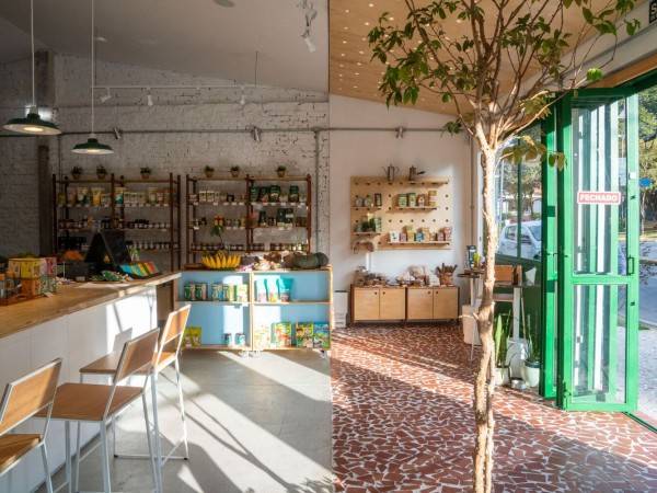 五重奏莫吉咖啡馆/路易莎·纳达卢蒂