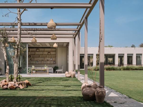 普拉克里蒂农场住宅/尼瓦萨