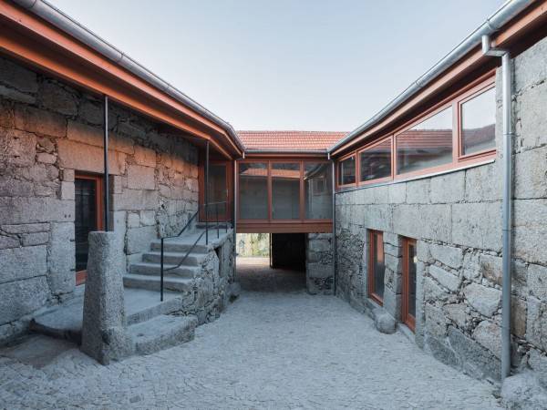 位于Soutelos的乡村住宅，Ruivães