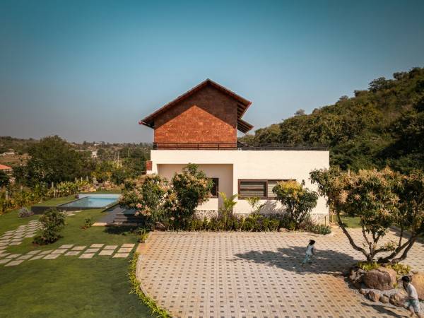 Ishavas House/HabitatArt建筑工作室