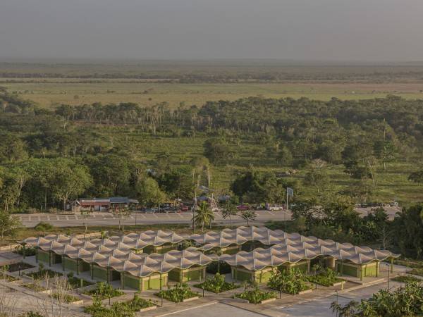 尼古拉斯·布拉沃市场/AIDIA工作室