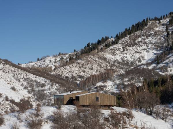 AUM小屋/亚瑟·卡里耶夫建筑师事务所