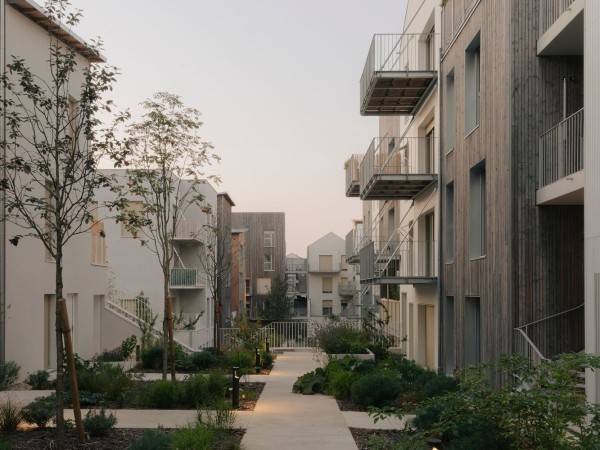 纽伍德住宅/La建筑+AQMA